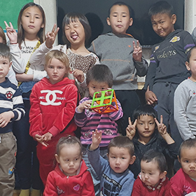 키르기스스탄 WECA브니엘 어린이집 단체사진