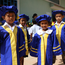 캄보디아 돈라이유치원 졸업식