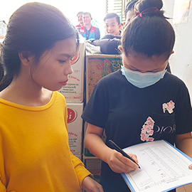 캄보디아 결연아동 물품전달_3