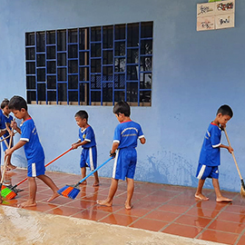 캄보디아 돈라이유치원 코로나 이후 대청소